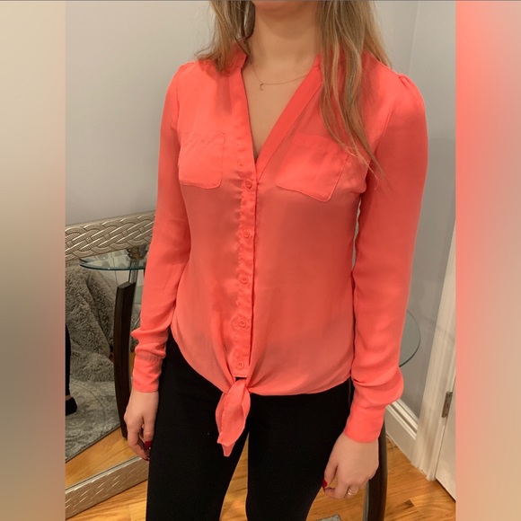 𝒞𝑜𝓇𝒶𝓁 𝐸𝓂𝒷𝓇𝑜𝒾𝒹𝑒𝓇𝑒𝒹 𝐵𝓁𝑜𝓊𝓈𝑒 - Picture 2 of 4